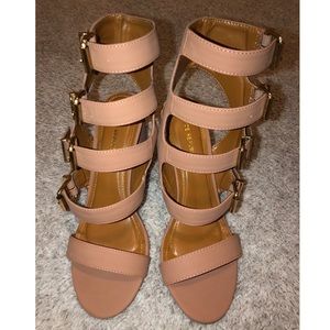 Heeled strappy sandal